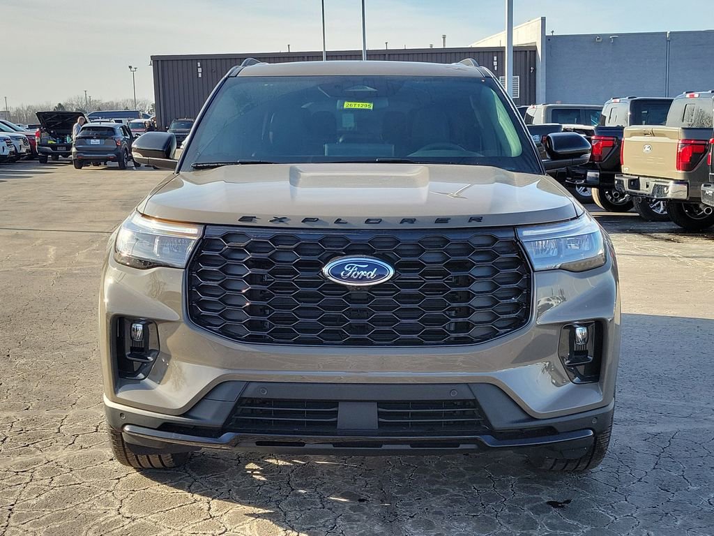 New 2026 Ford Explorer ST-Line w/ ST-Line Street Pack image 2
