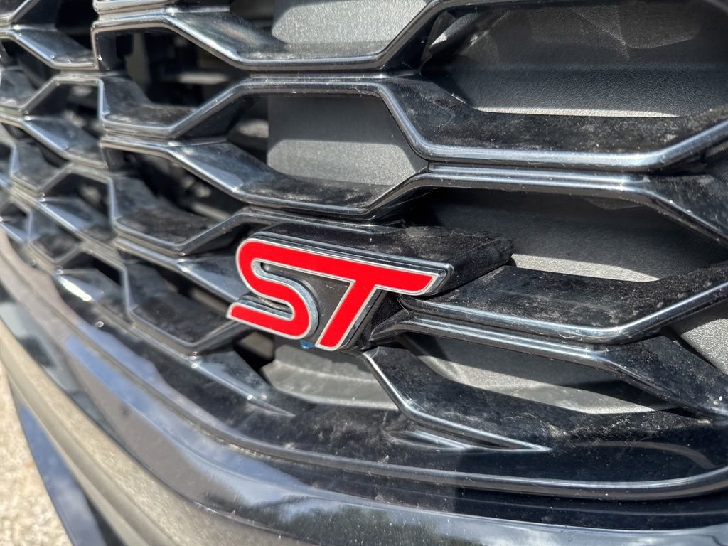 Used 2025 Ford Explorer ST AWD/4WD image 3