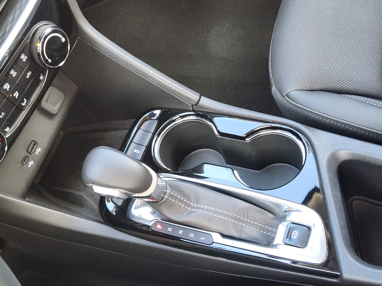 Used 2024 Buick Encore GX Sport Touring w/ Comfort Package FWD image 15