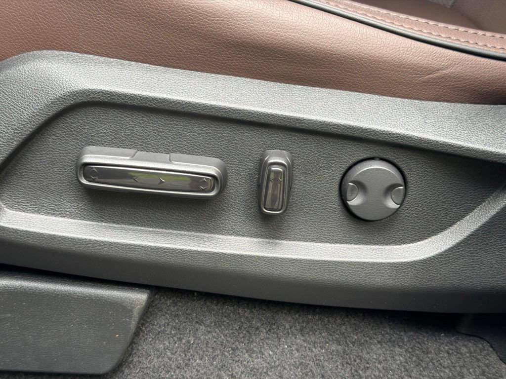 Used 2025 Honda Pilot Elite image 19