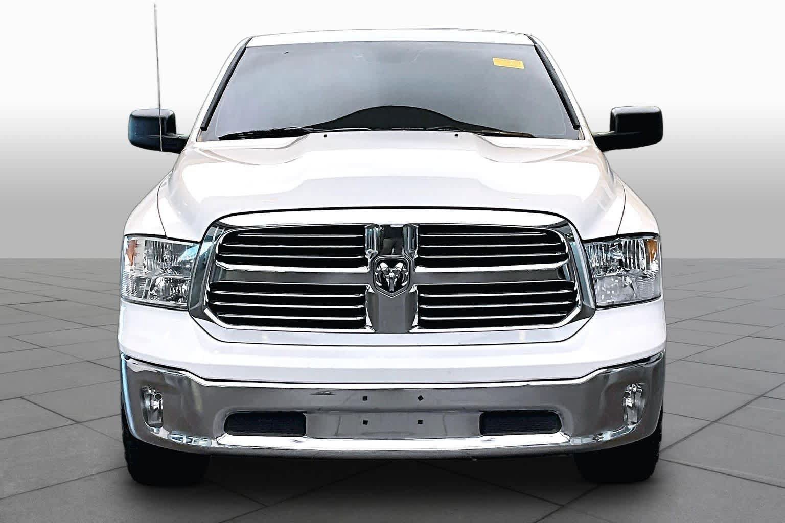 Used 2015 RAM 1500 Classic SLT RWD image 3