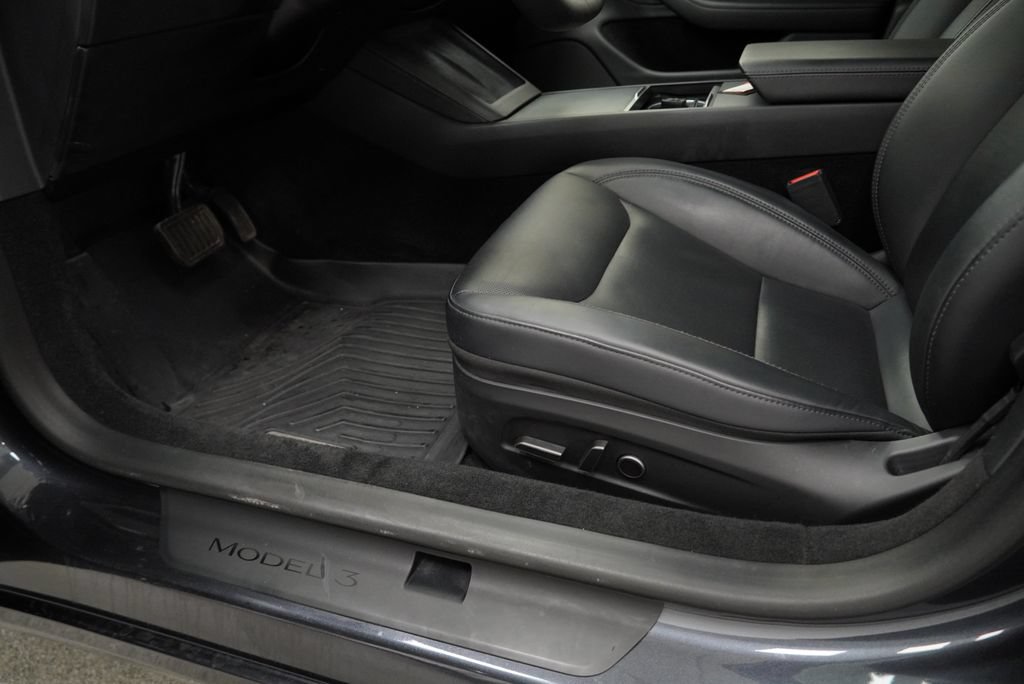 Used 2024 Tesla Model 3 Standard Range RWD image 39