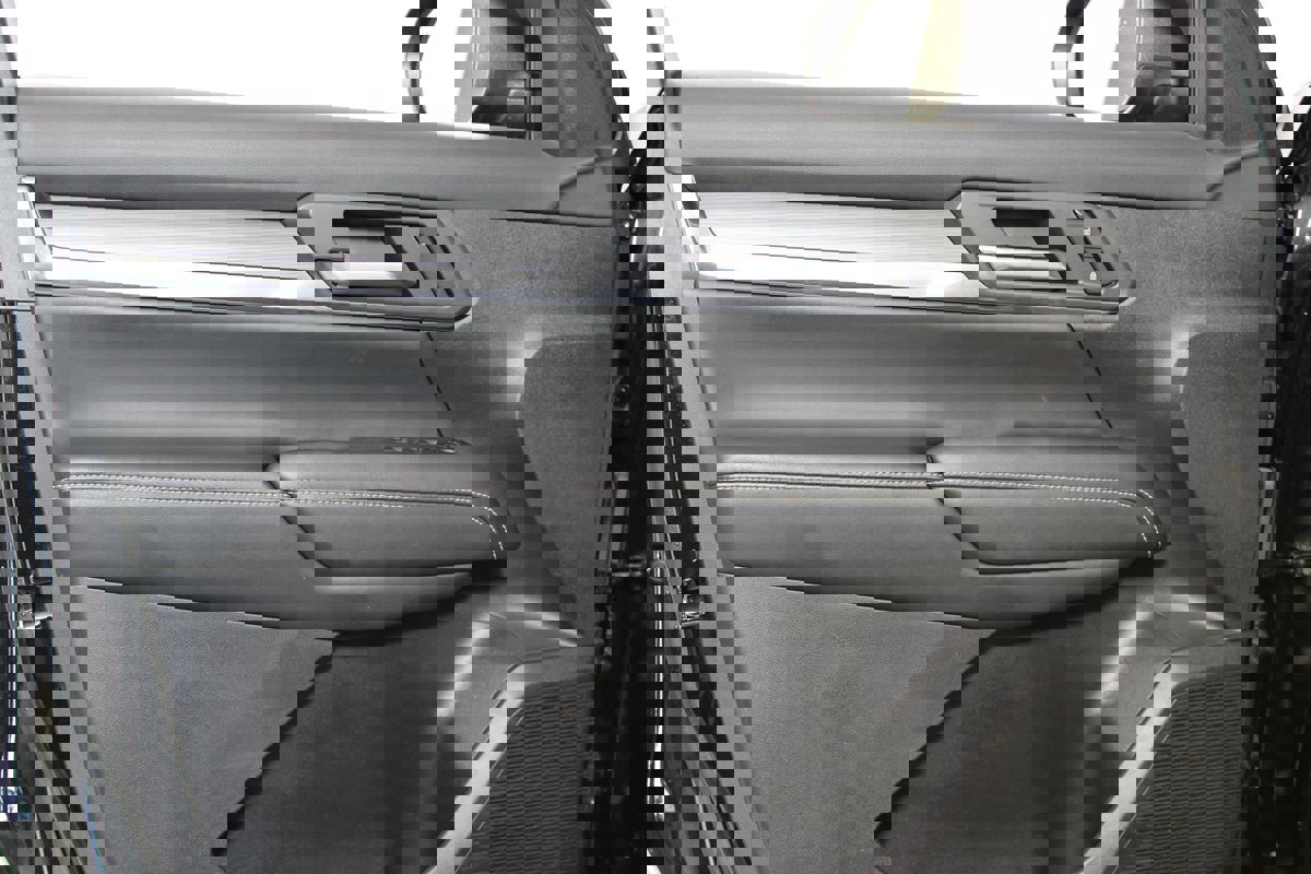 Used 2025 GMC Terrain Elevation image 6