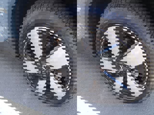 Used 2023 Volvo C40 P8 Recharge Ultimate image 13