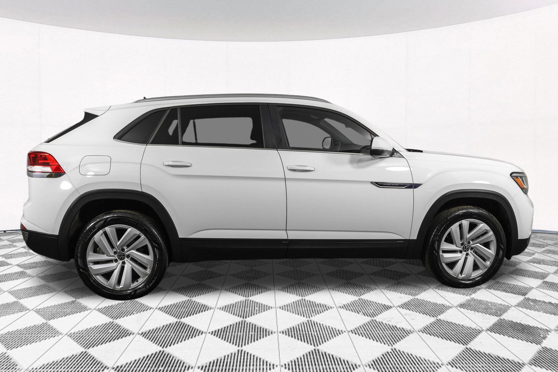 Used 2023 Volkswagen Atlas Cross Sport SE AWD/4WD image 13