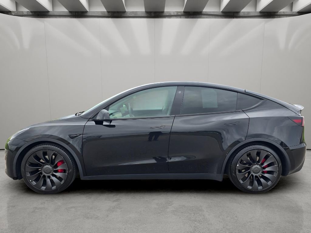 Used 2022 Tesla Model Y Performance AWD/4WD image 2