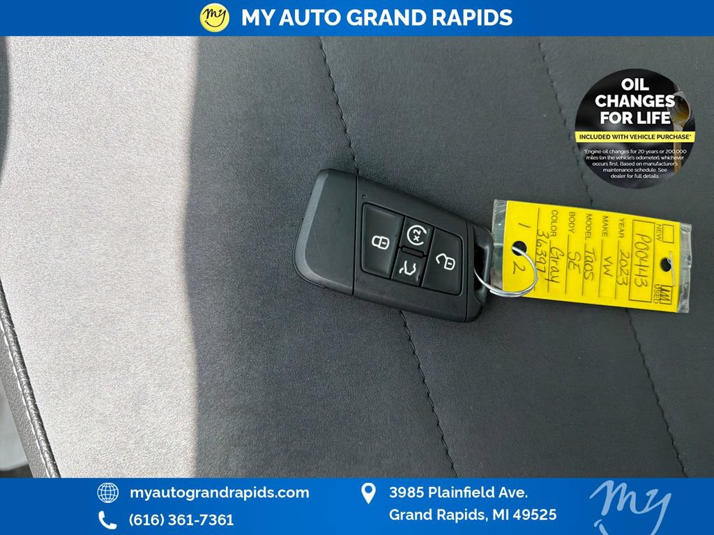 Used 2023 Volkswagen Taos SE w/ Panoramic Sunroof Package AWD/4WD image 35