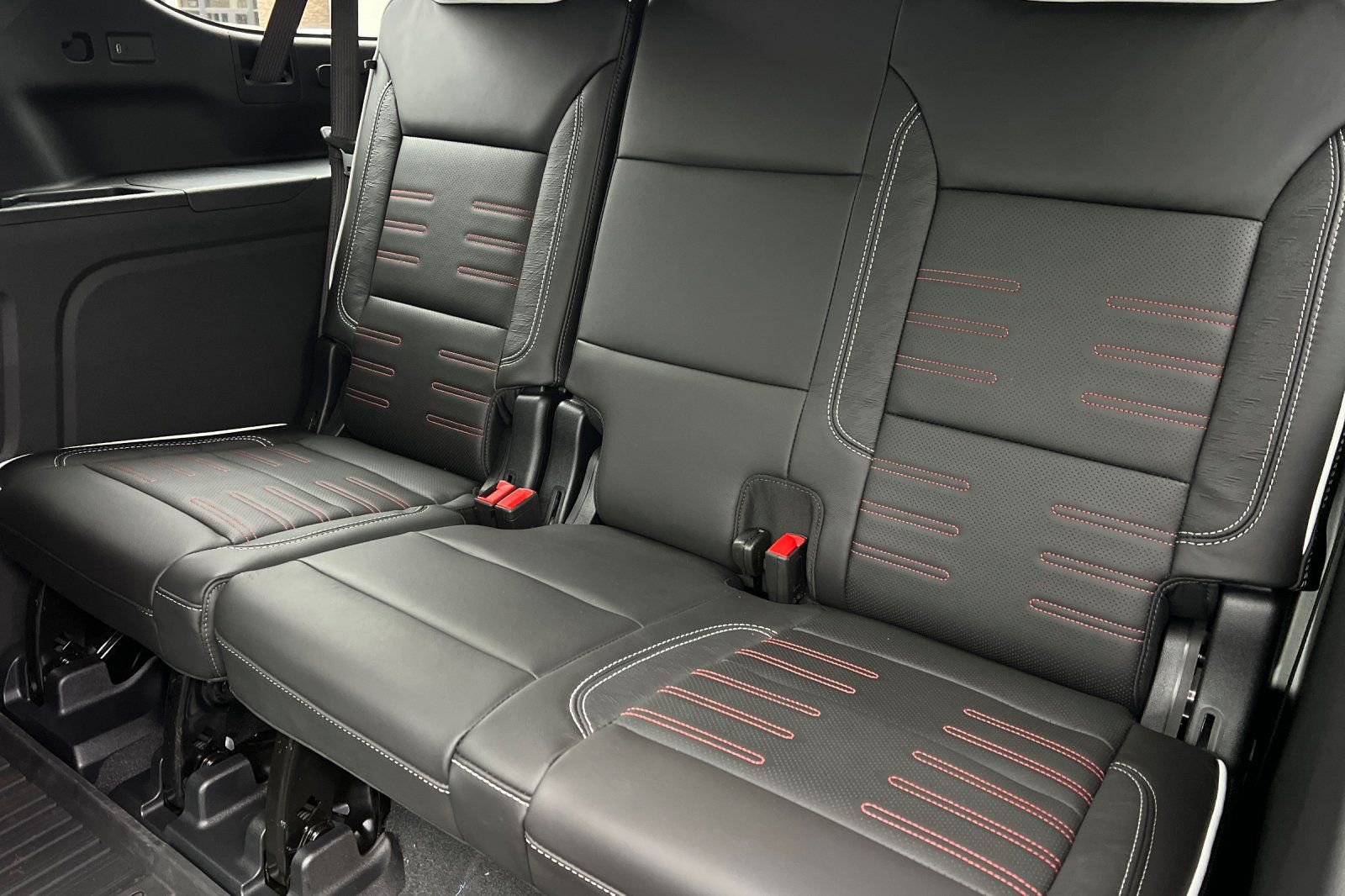 New 2026 GMC Yukon XL AT4 Ultimate AWD/4WD image 15