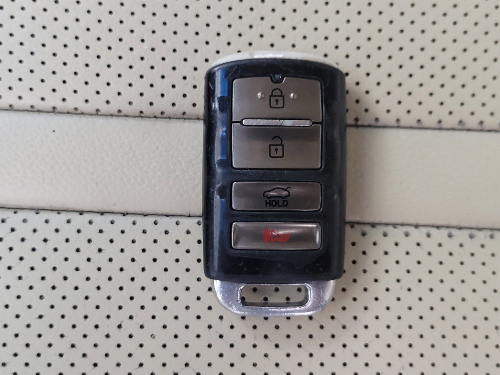 Used 2015 Kia K900 Premium w/ Interior Highline Package image 32