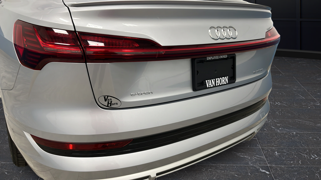 Used 2022 Audi e-tron Prestige w/ Prestige Package AWD/4WD image 40