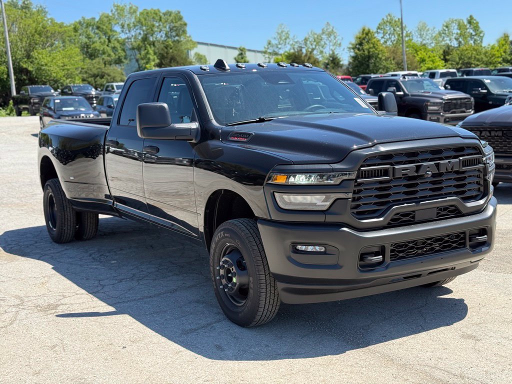 New 2026 RAM 3500 Tradesman AWD/4WD image 4