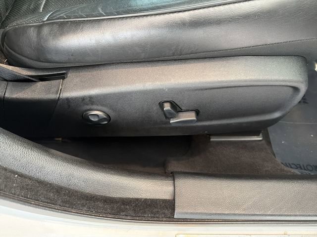 Used 2018 Chrysler 300 Limited image 19