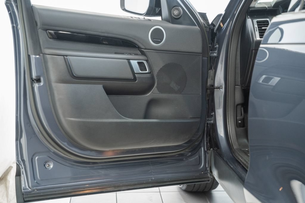 Used 2024 Land Rover Discovery S AWD/4WD image 36