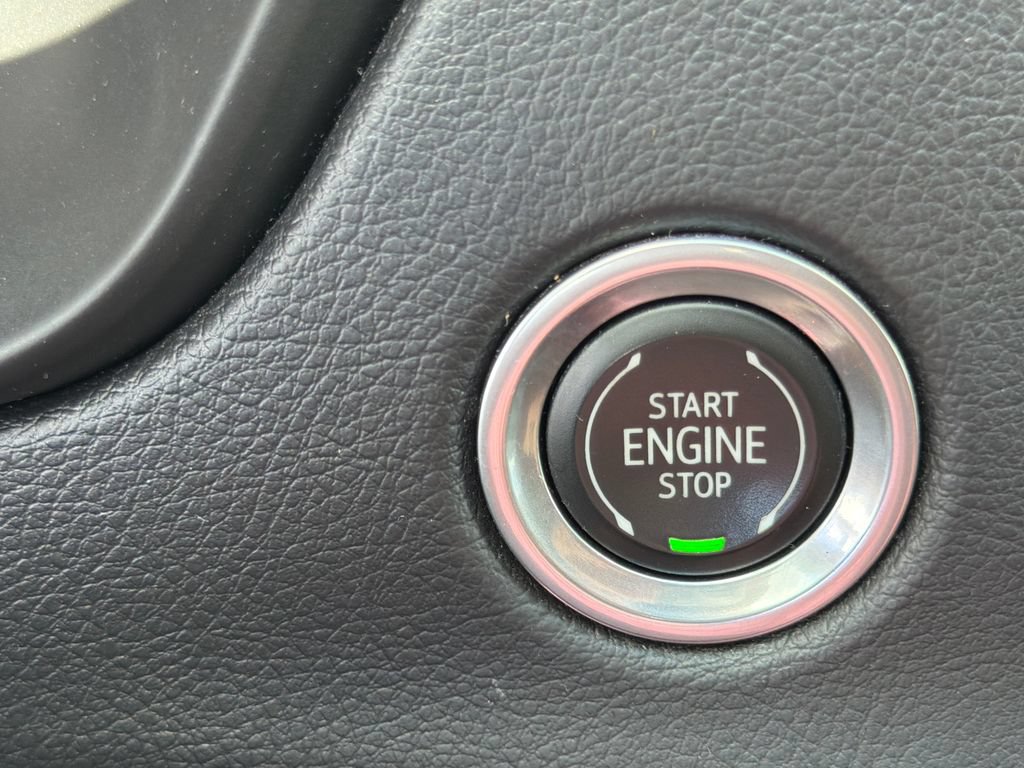Certified 2023 Cadillac XT4 Sport AWD/4WD image 32