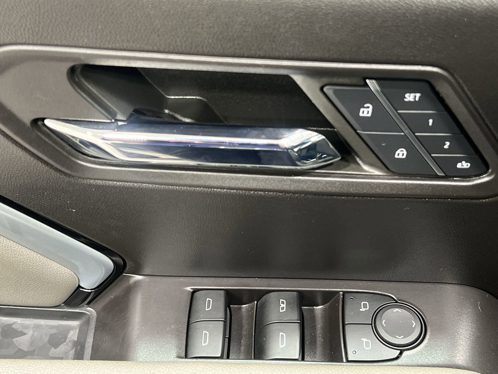 Used 2024 Chevrolet Colorado ZR2 w/ ZR2 Convenience Package III image 13