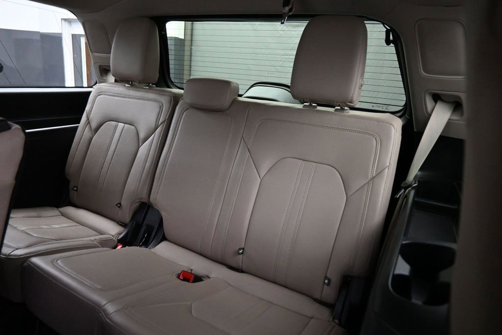 Used 2024 Ford Expedition Limited AWD/4WD image 21
