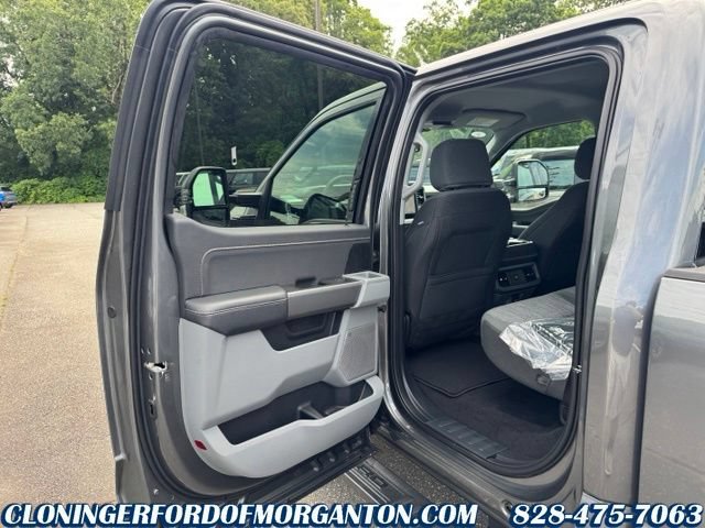 New 2026 Ford F250 XLT w/ XLT Premium Package AWD/4WD image 12