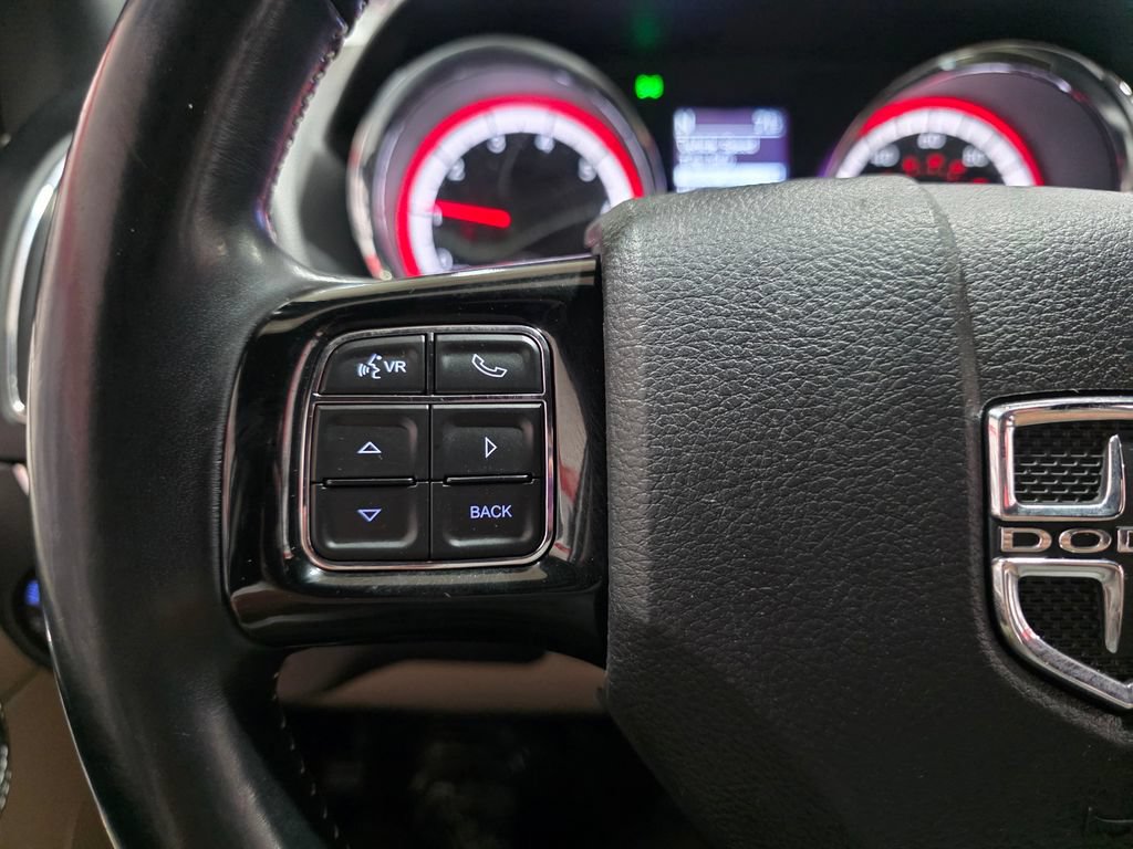 Used 2020 Dodge Grand Caravan SXT w/ Rear Park Assist Package FWD image 28