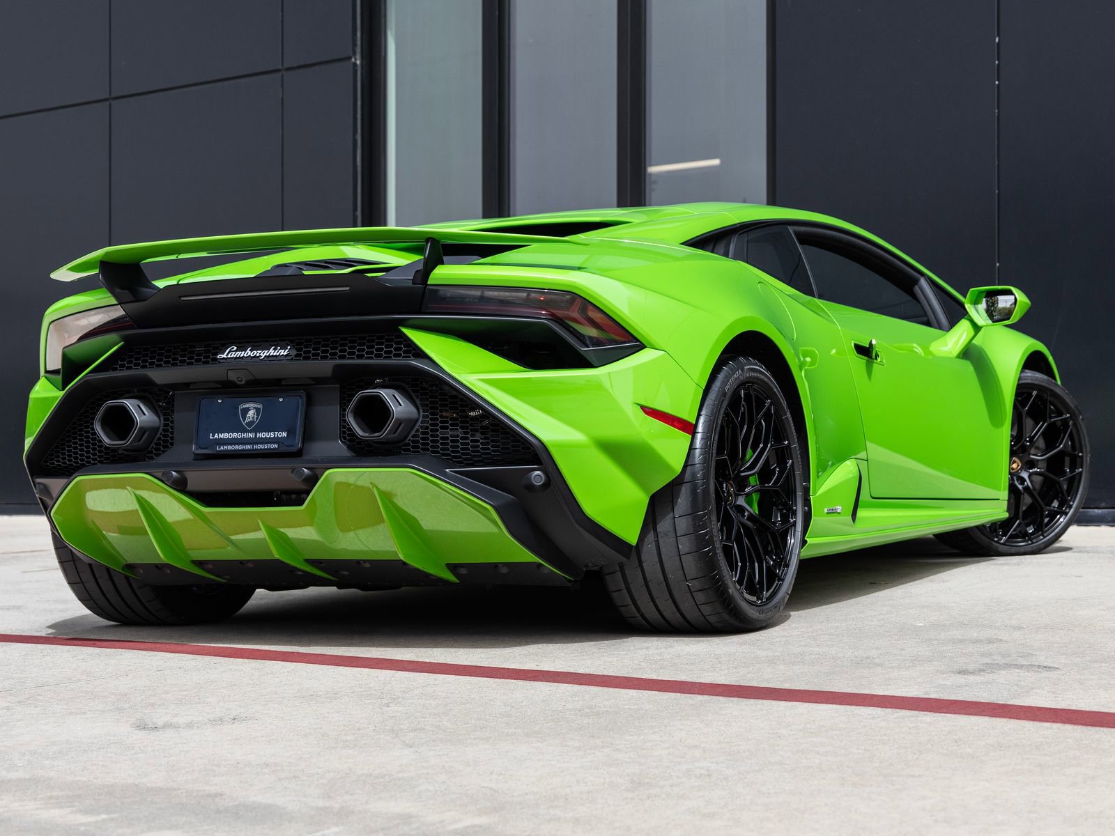 Used 2023 Lamborghini Huracan Tecnica RWD image 8