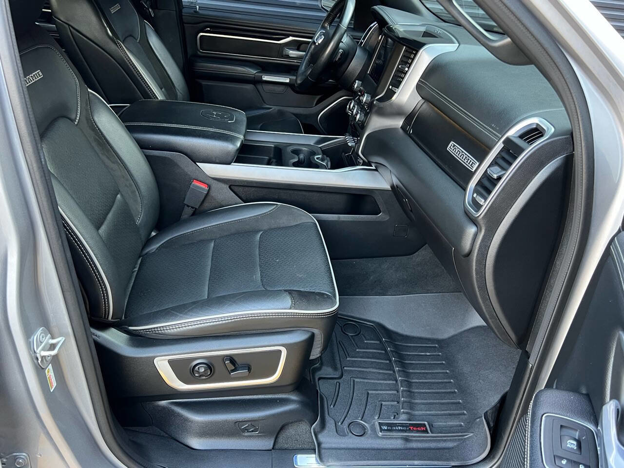 Used 2020 RAM 1500 Laramie w/ Sport Appearance Package image 21