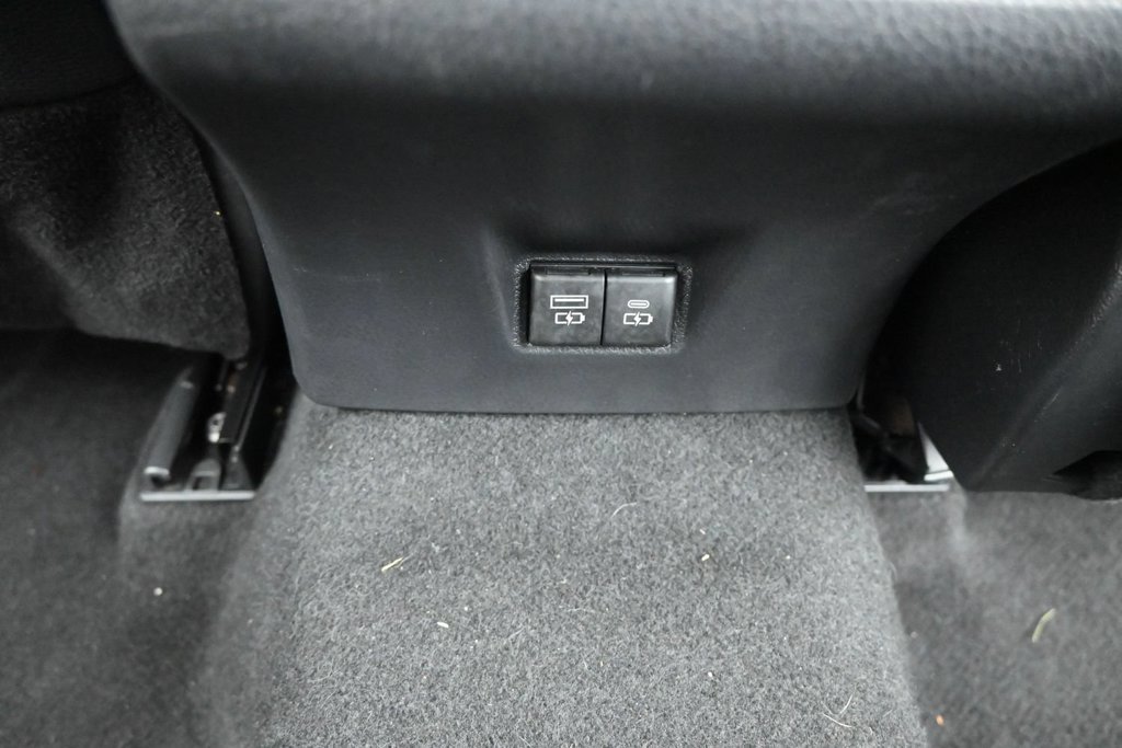 Used 2025 Toyota Camry SE FWD image 14