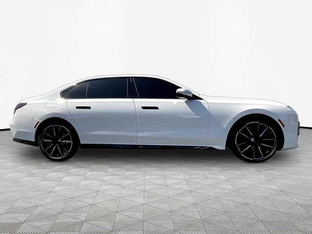Used 2025 BMW 750e xDrive w/ Premium Package AWD/4WD image 8