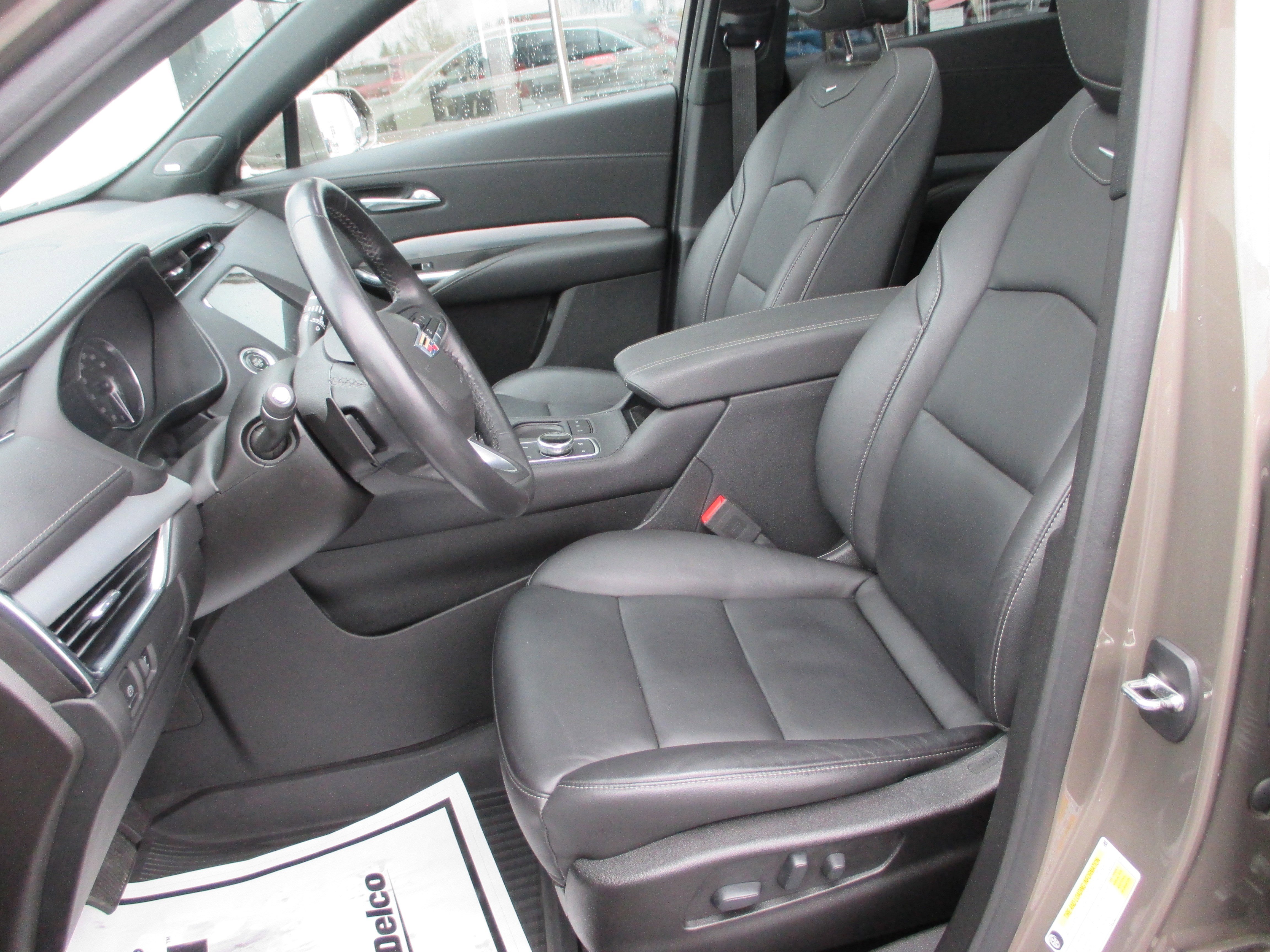 Used 2020 Cadillac XT4 Premium Luxury w/ Cold Weather Package image 16