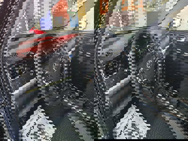 Used 2015 Toyota Camry SE image 8