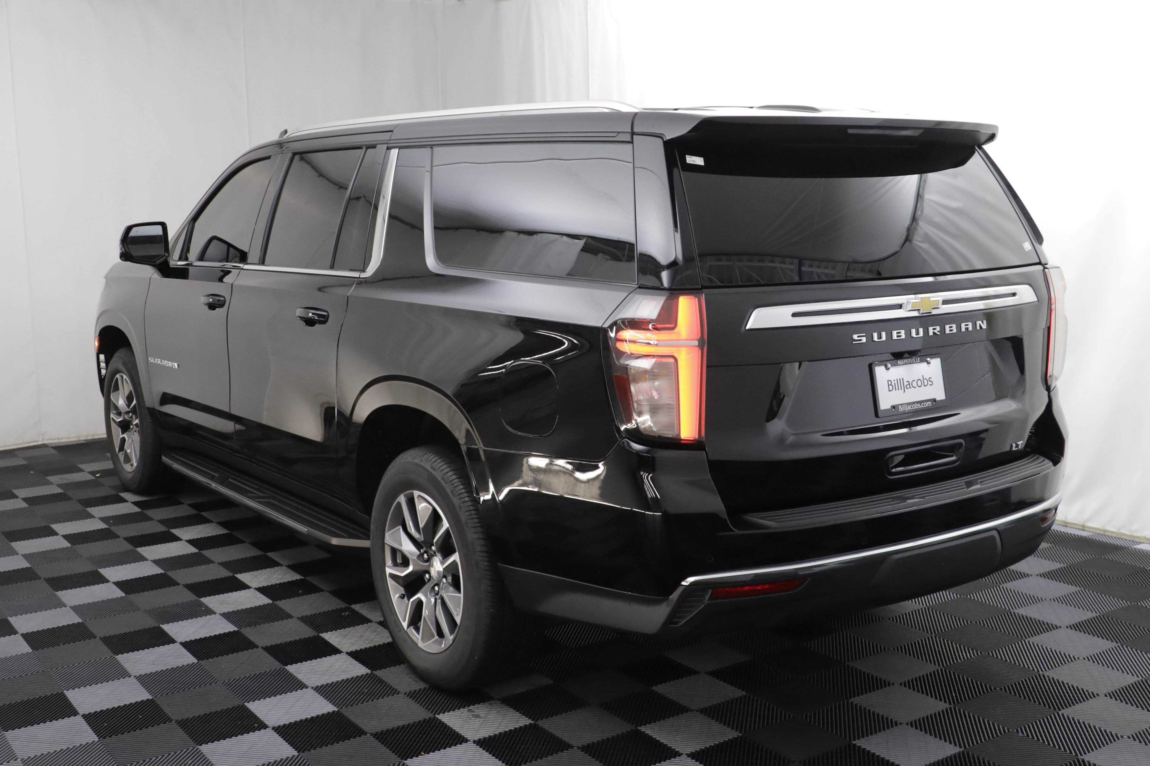 Used 2022 Chevrolet Suburban LT w/ LT Signature Plus Package AWD/4WD image 21