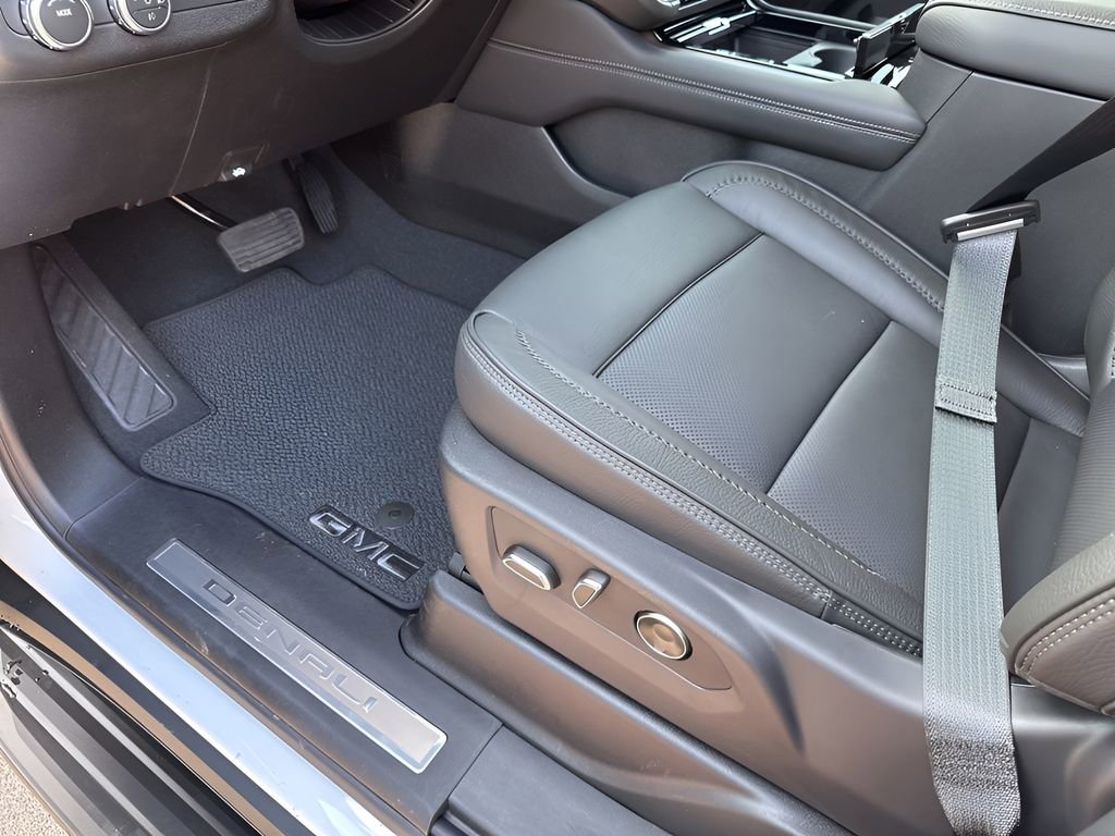 New 2026 GMC Yukon XL Denali RWD image 32