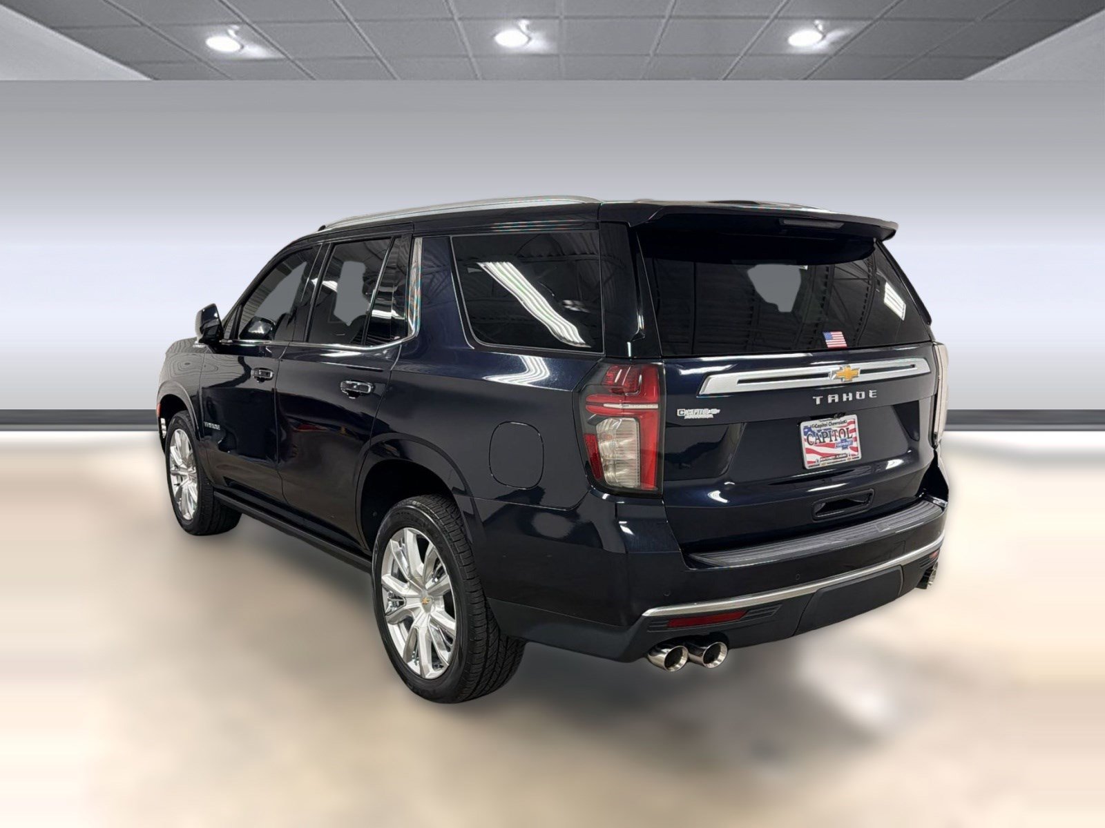 Used 2021 Chevrolet Tahoe High Country w/ Premium Package RWD image 2