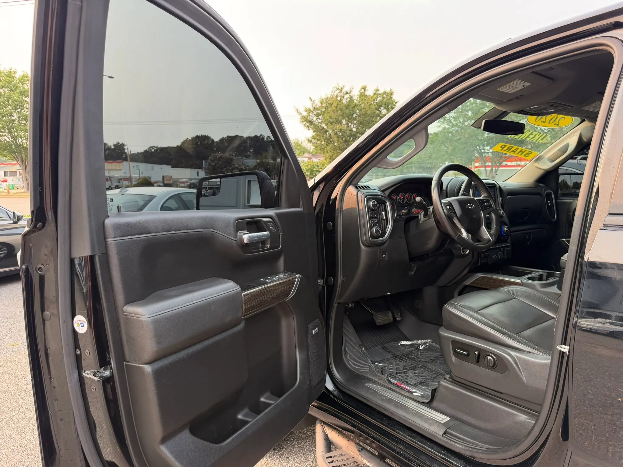 Used 2020 Chevrolet Silverado 1500 LT Trail Boss AWD/4WD image 9