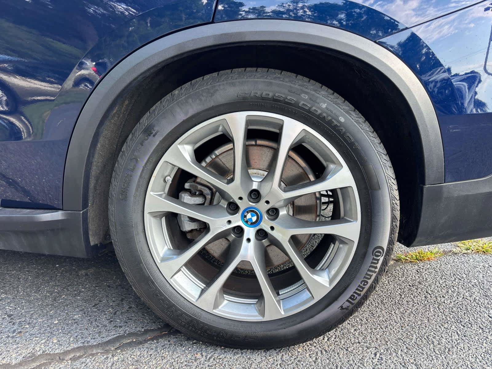 Used 2025 BMW X5 xDrive50e w/ Climate Comfort Package AWD/4WD image 6