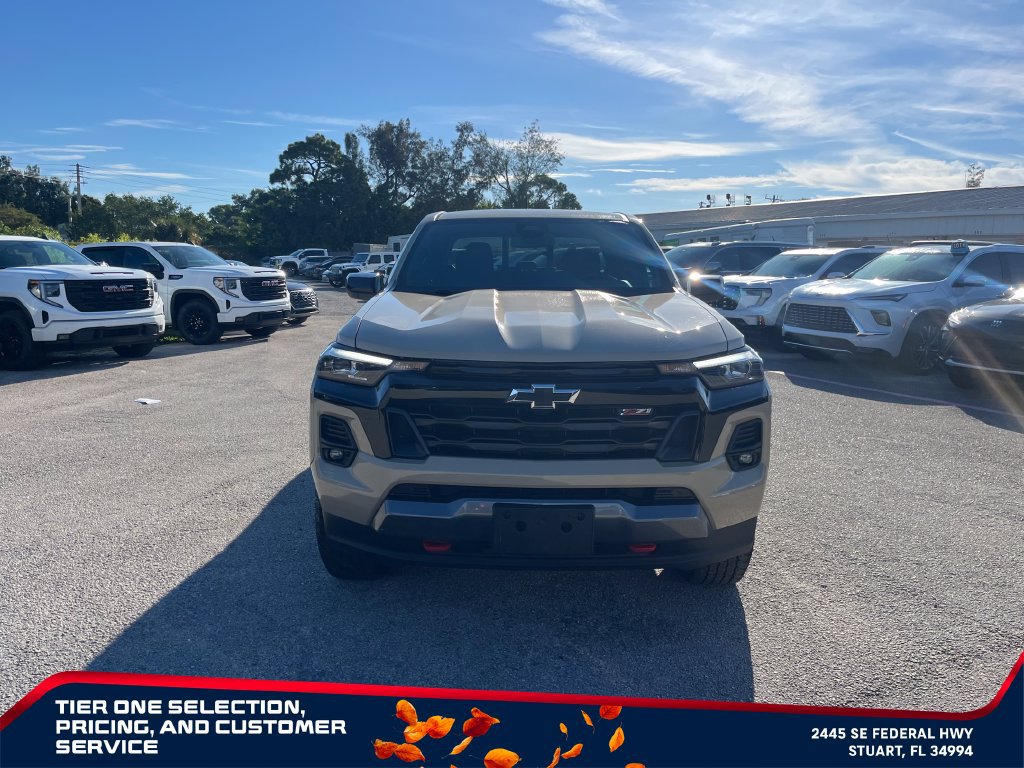 Used 2023 Chevrolet Colorado Z71 w/ Z71 Convenience Package 2 AWD/4WD image 3