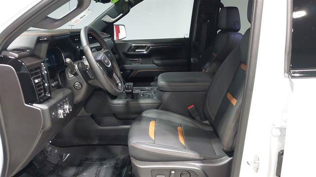 Used 2024 GMC Sierra 1500 AT4 w/ Technology Package AWD/4WD image 20