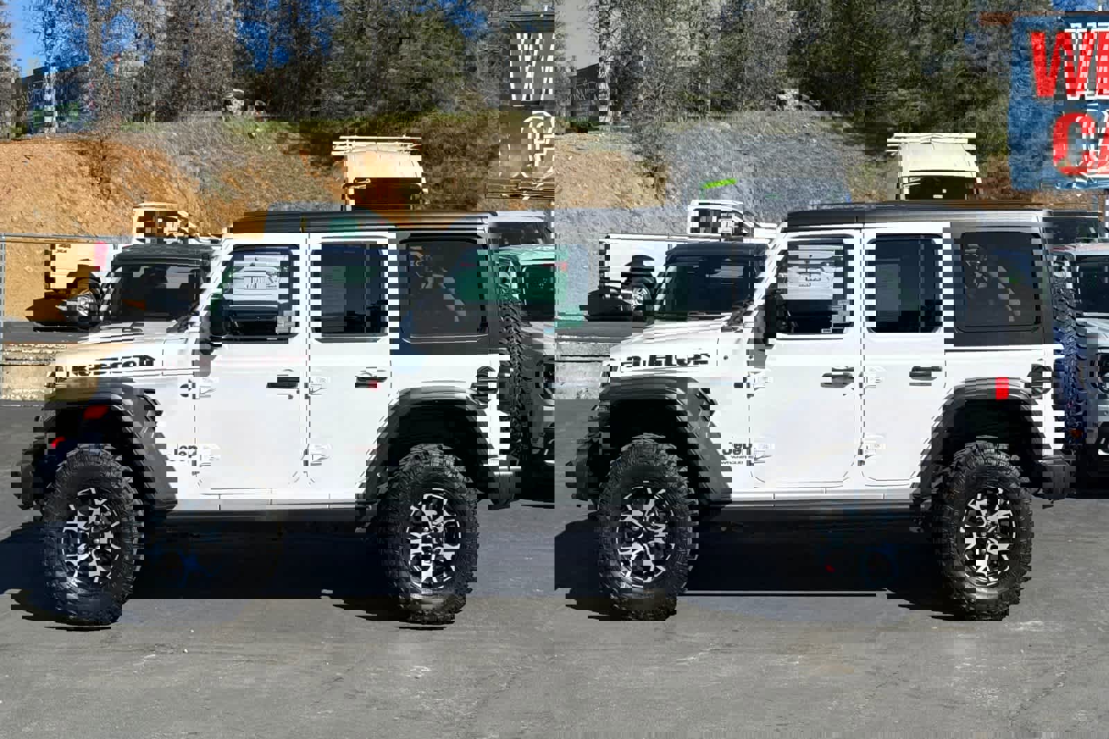 Used 2023 Jeep Wrangler Unlimited Rubicon w/ Cold Weather Group image 6