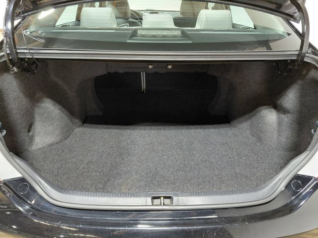 Used 2012 Toyota Camry XLE FWD image 40