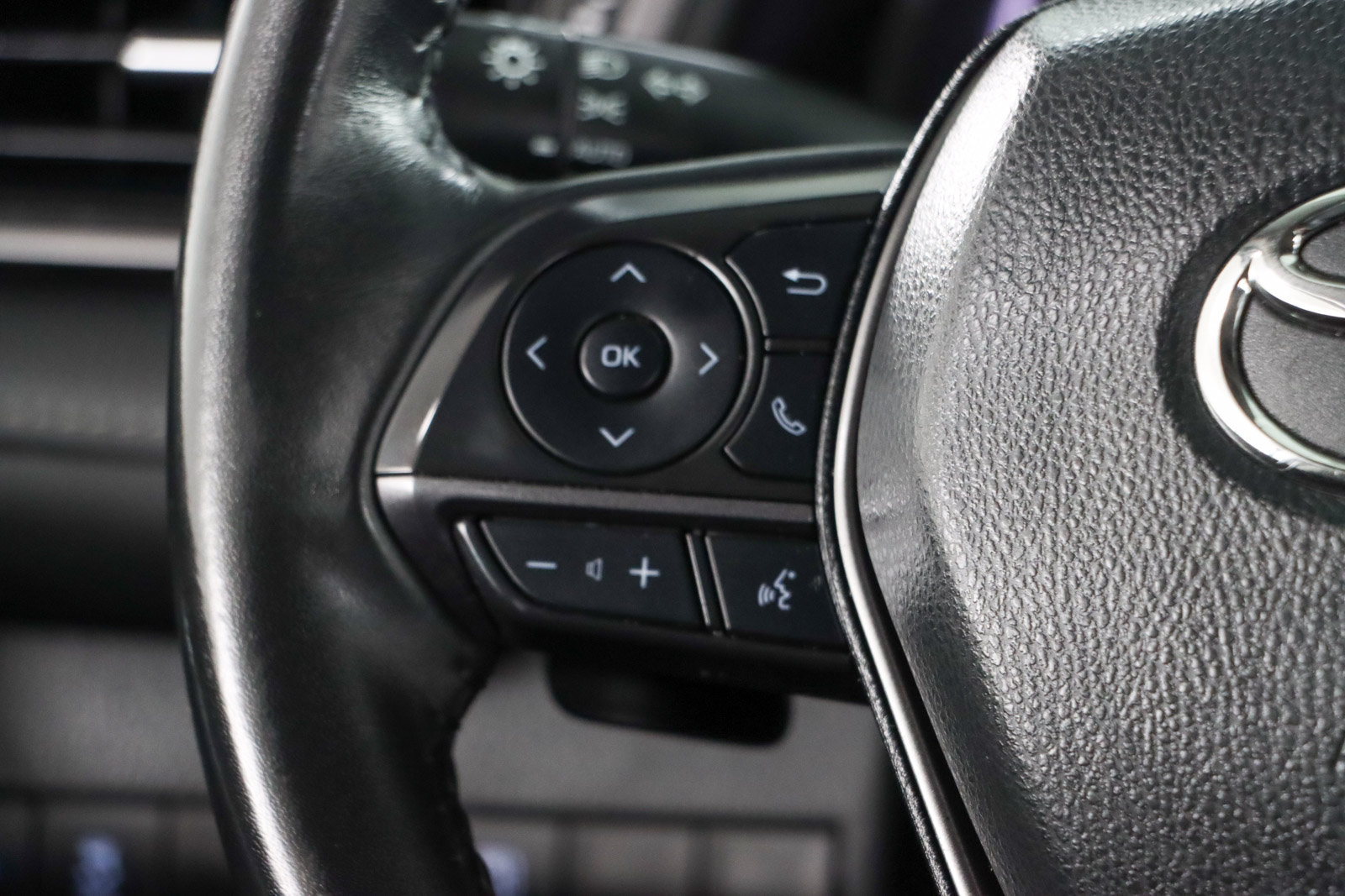 Used 2024 Toyota Camry SE FWD image 13