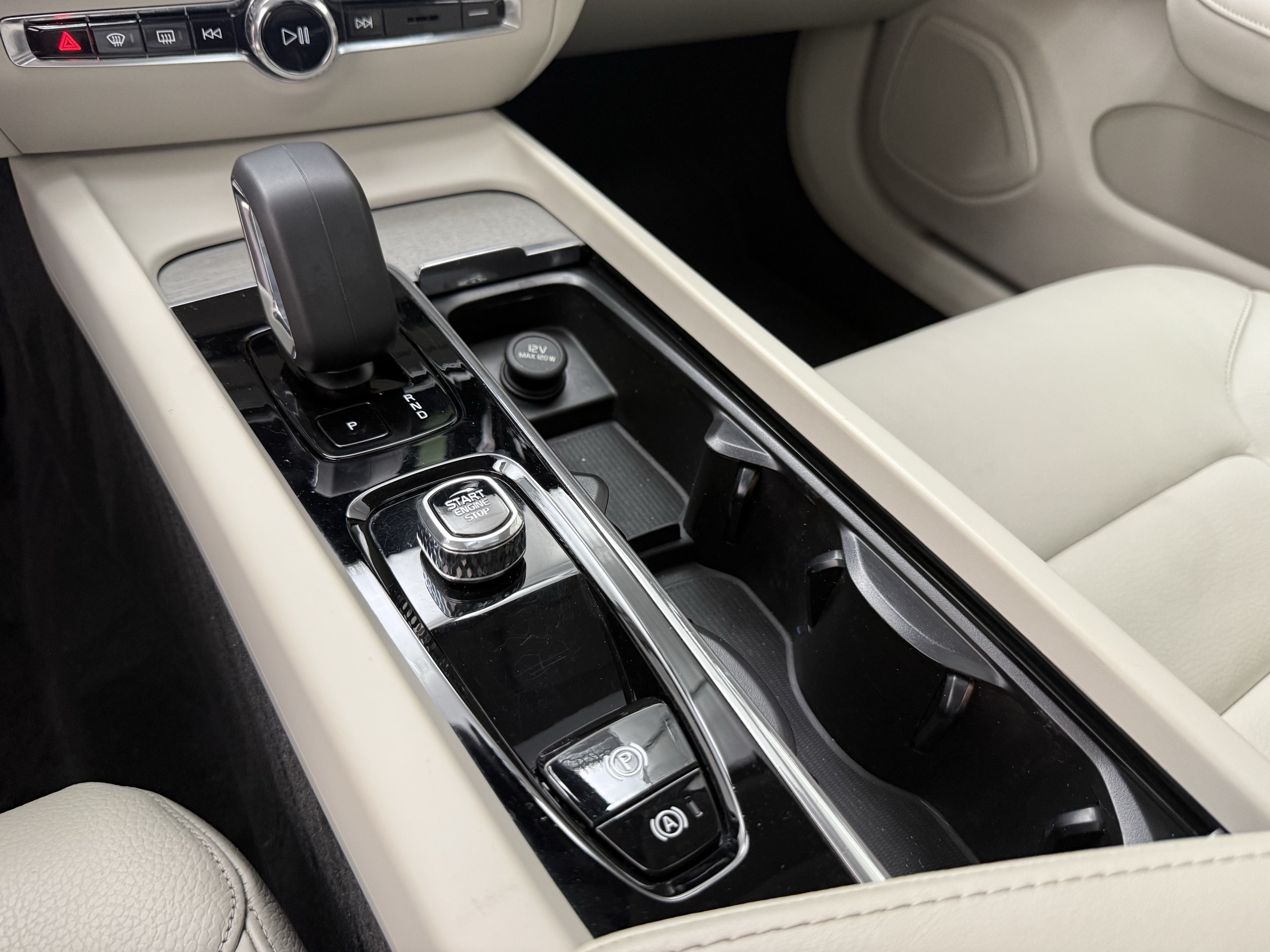 Certified 2024 Volvo S60 B5 Plus FWD image 21