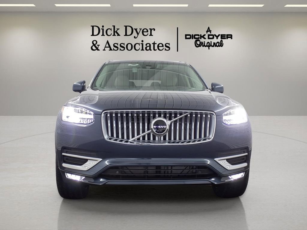 Certified 2025 Volvo XC90 B6 Plus w/ Protection Package Premier image 10