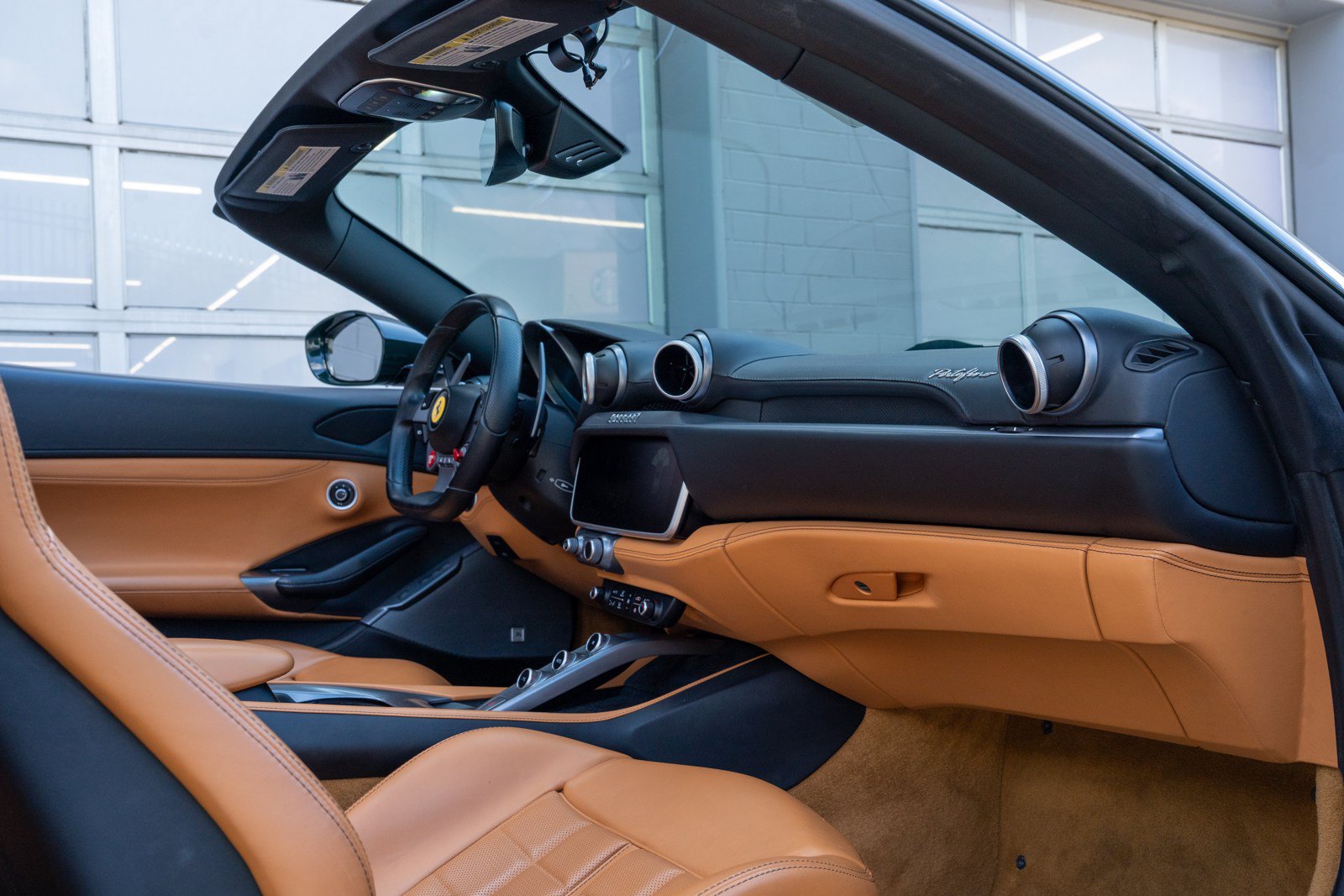 Used 2019 Ferrari Portofino RWD image 48