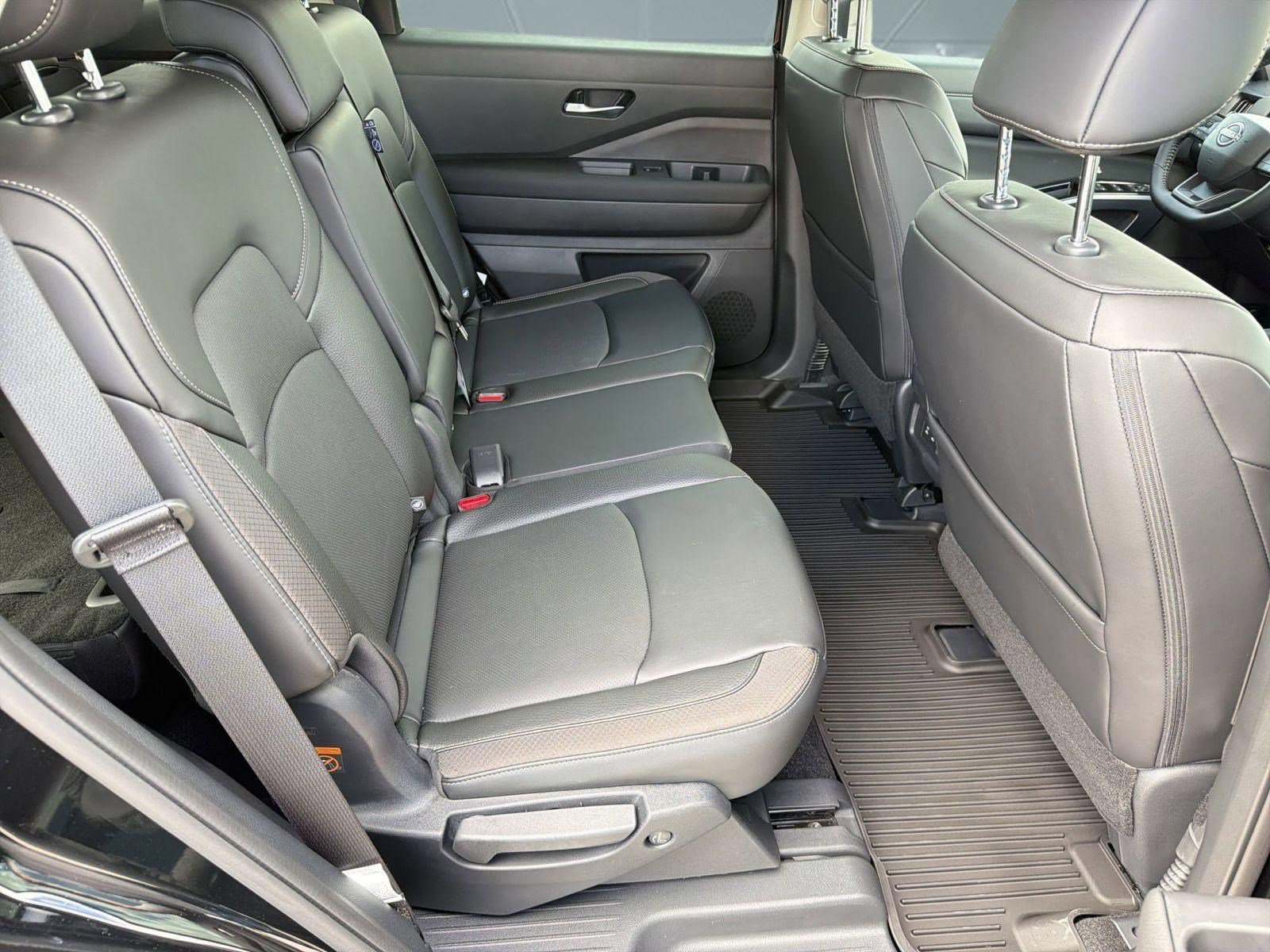 New 2026 Nissan Pathfinder SL image 28