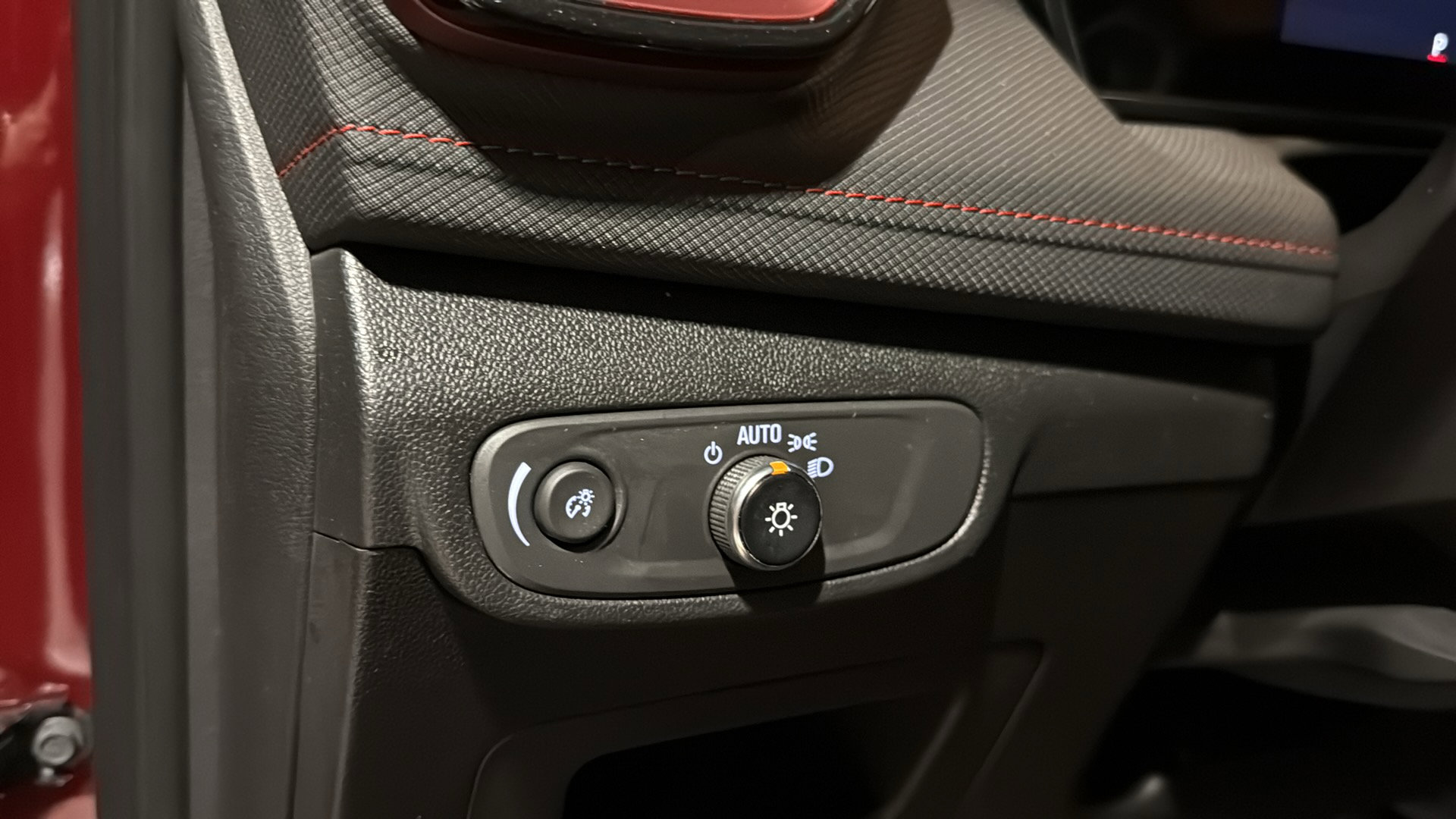 Used 2025 Chevrolet TrailBlazer RS w/ Convenience Package image 13