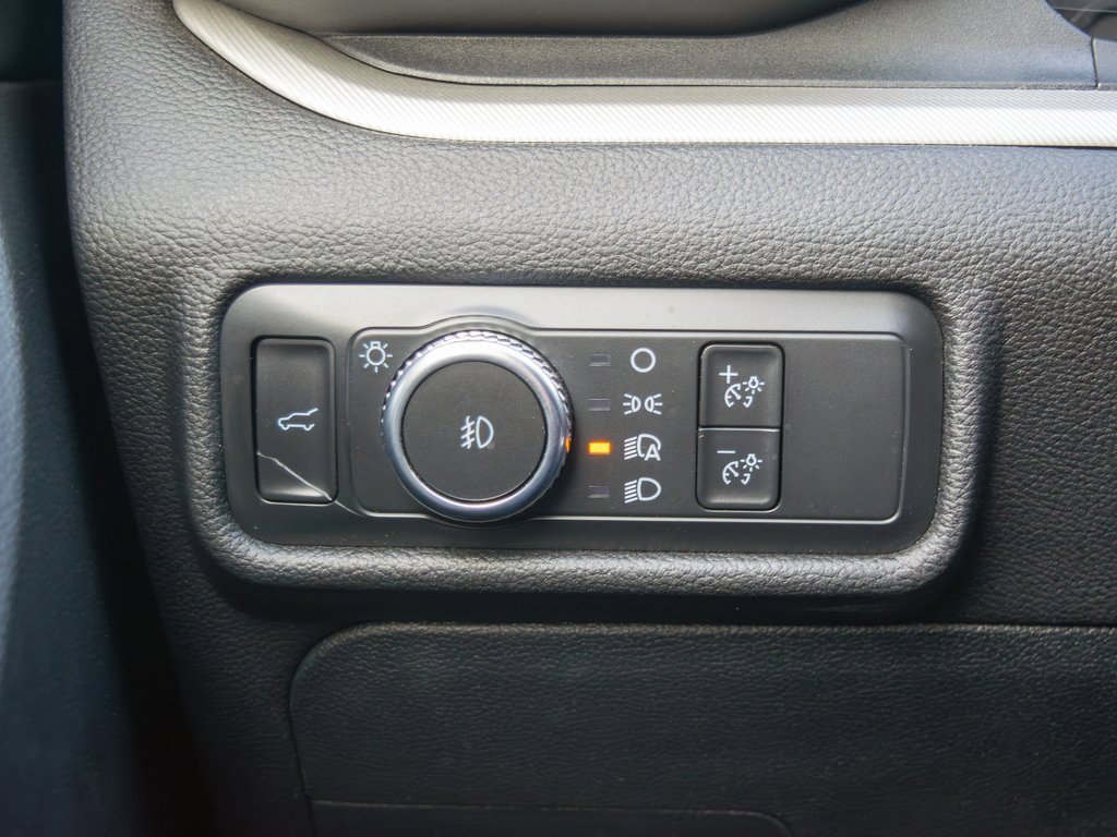 Used 2022 Ford Explorer XLT w/ Equipment Group 202A image 24