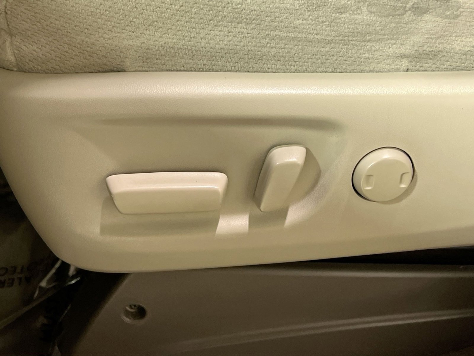 Used 2015 Toyota Sienna LE image 23