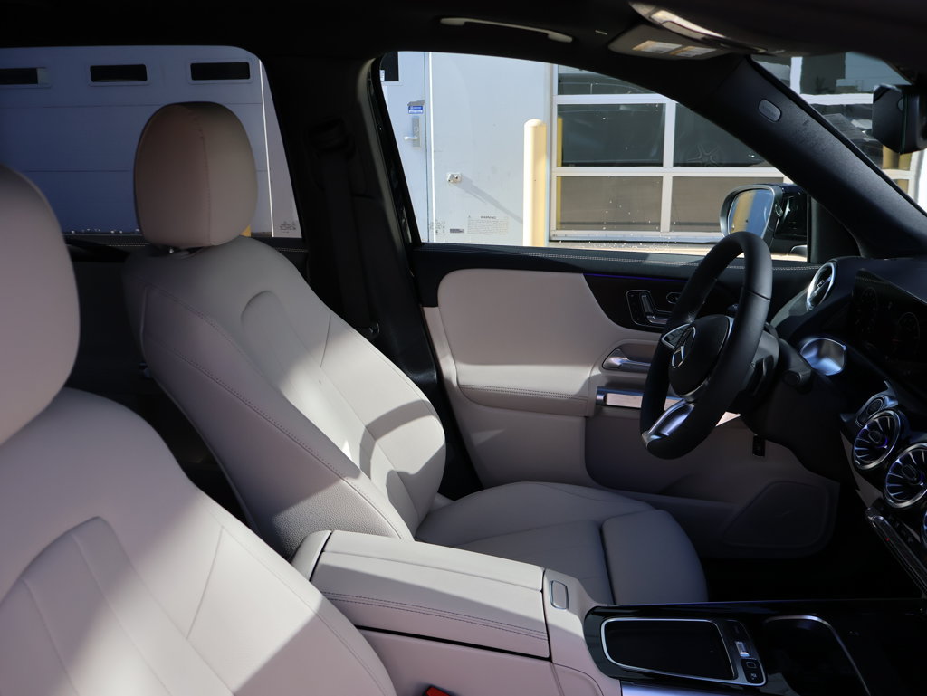 New 2026 Mercedes-Benz GLB 250 4MATIC image 10