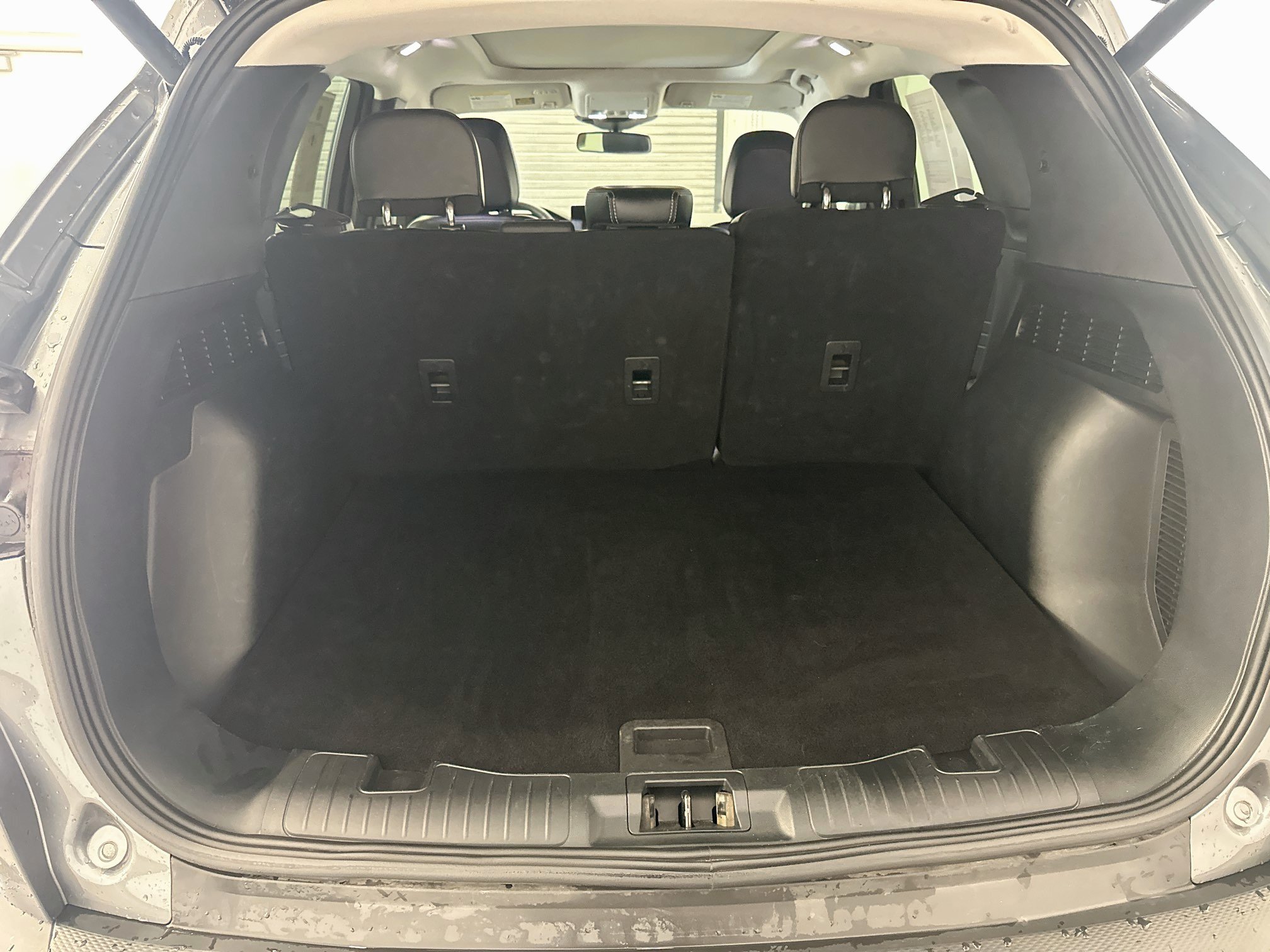 Used 2025 Ford Escape Platinum AWD/4WD image 31