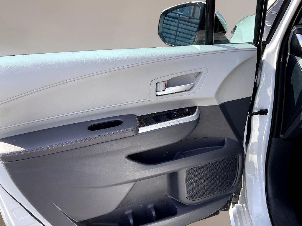 Used 2022 Toyota Sienna XLE FWD image 19