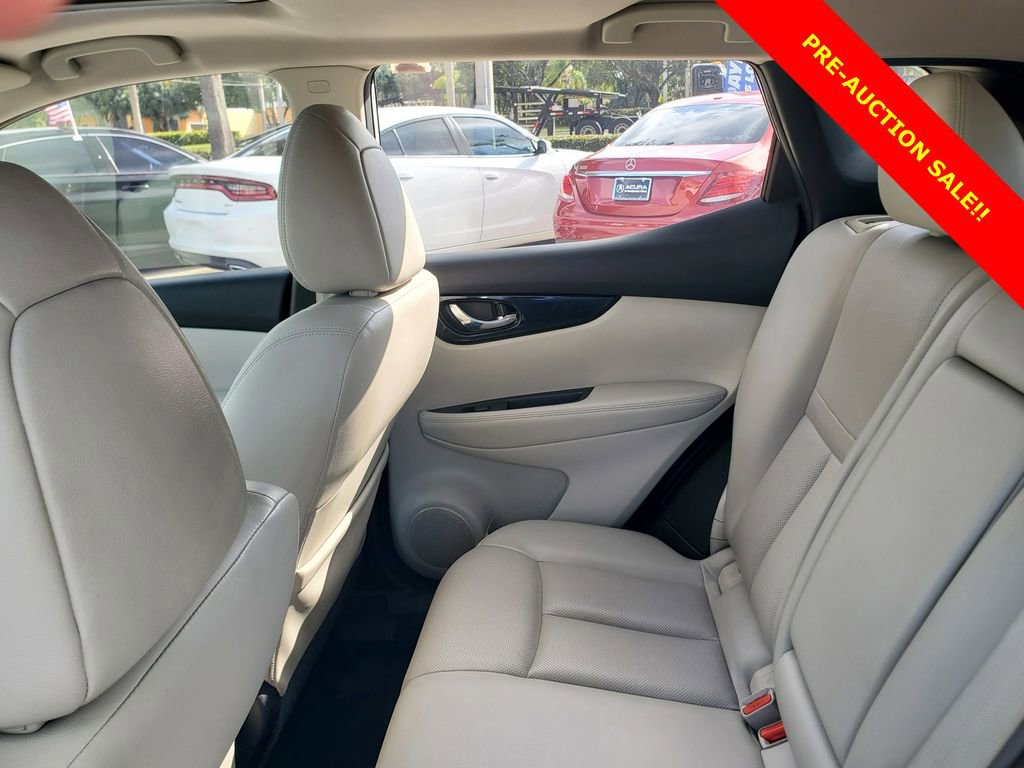 Used 2019 Nissan Rogue Sport SL w/ Premium Package image 11