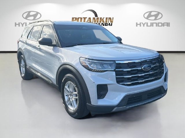Used 2025 Ford Explorer Active RWD image 3